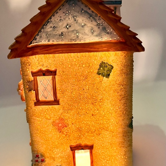 Priscilla Hillman June 1996 collection.. THE TOWN Hatter - Picture 5 of 7